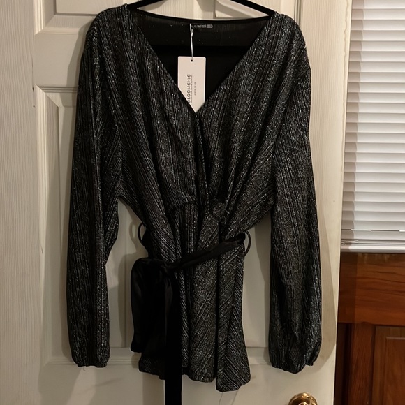 NWT belted glitter lantern sleeve blouse - Picture 9 of 10